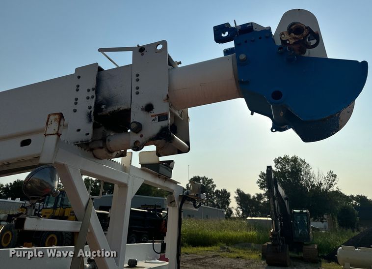 image for item EI4010 2014 Altec D3055 Crane