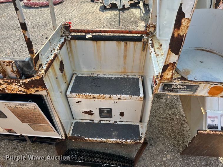 image for item EI4010 2014 Altec D3055 Crane