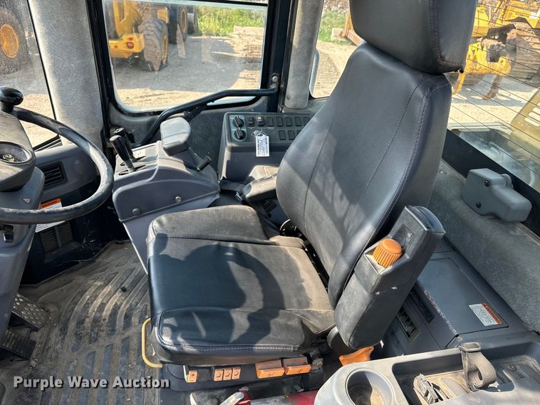 image for item EI4013 2006 Komatsu WA380-5L wheel loader