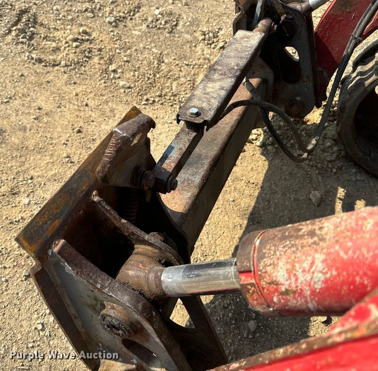 image for item EI4016 2016 Takeuchi TL8 tracked skid steer loader