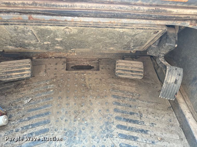 image for item EI4016 2016 Takeuchi TL8 tracked skid steer loader