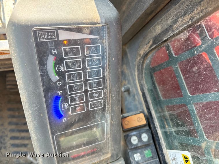 image for item EI4016 2016 Takeuchi TL8 tracked skid steer loader