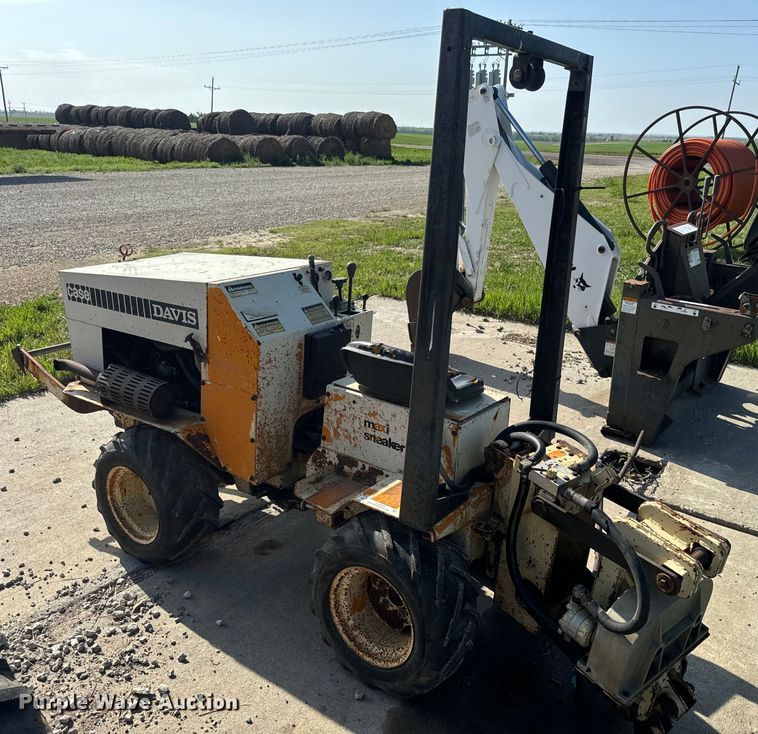 image for item EJ2703 1981 Case Maxi Sneaker  cable plow