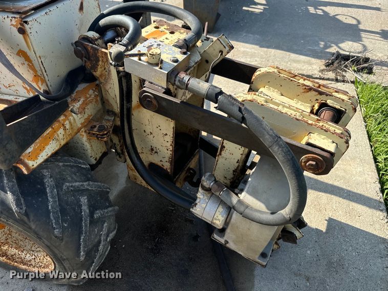 image for item EJ2703 1981 Case Maxi Sneaker  cable plow