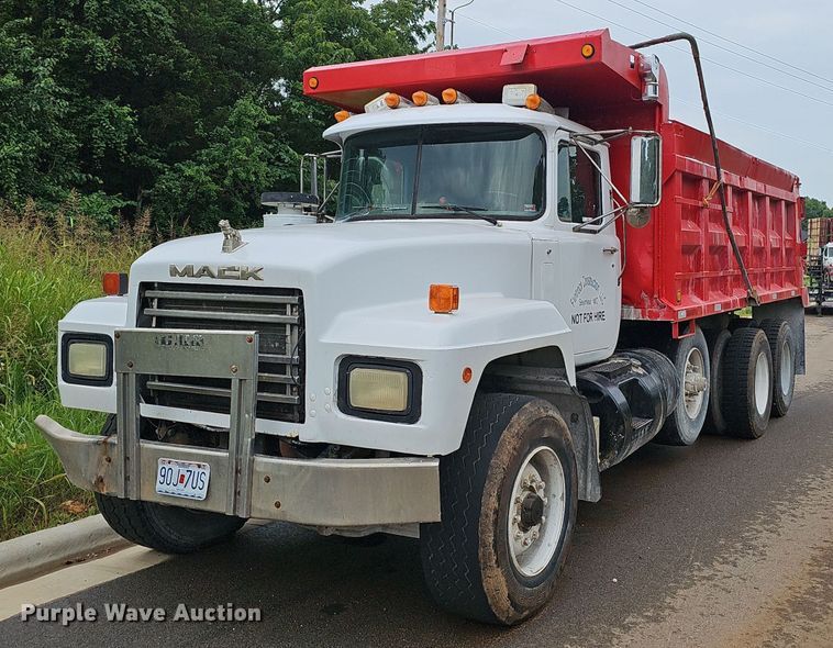 image for item EJ5720 2000 Mack RD690S dump truck