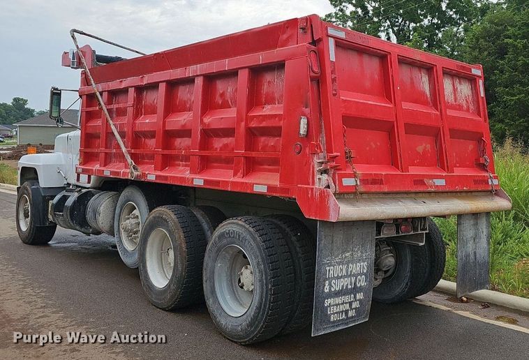 image for item EJ5720 2000 Mack RD690S dump truck