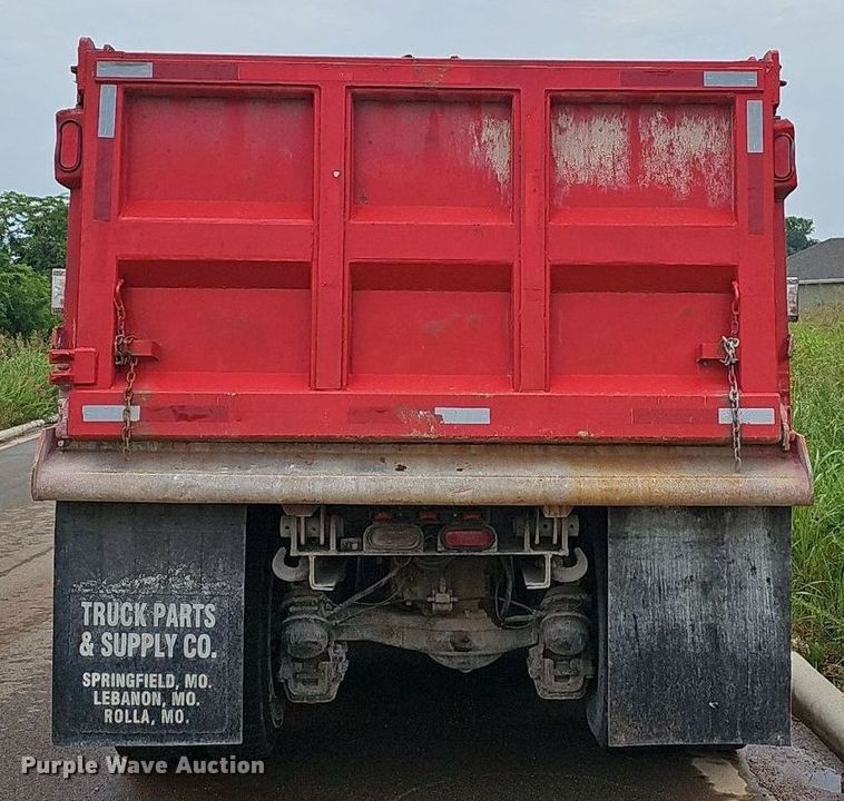 image for item EJ5720 2000 Mack RD690S dump truck
