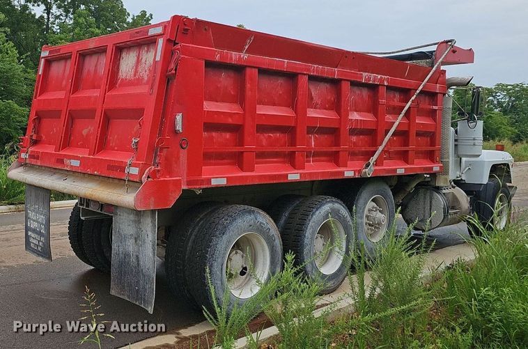 image for item EJ5720 2000 Mack RD690S dump truck