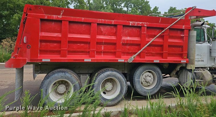 image for item EJ5720 2000 Mack RD690S dump truck