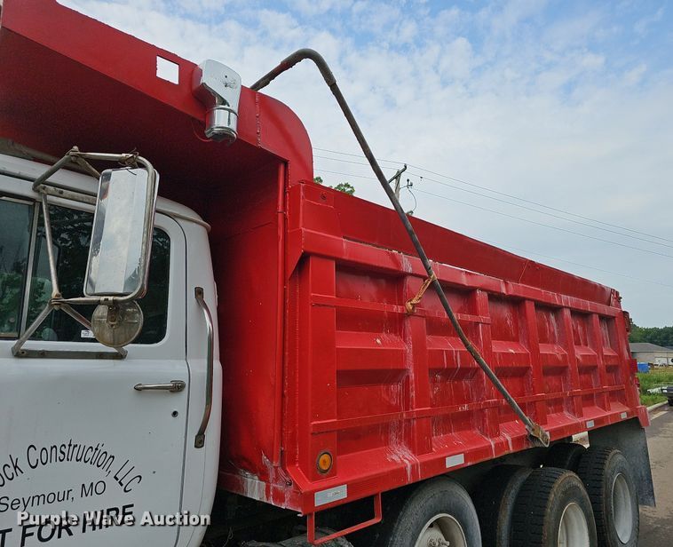 image for item EJ5720 2000 Mack RD690S dump truck