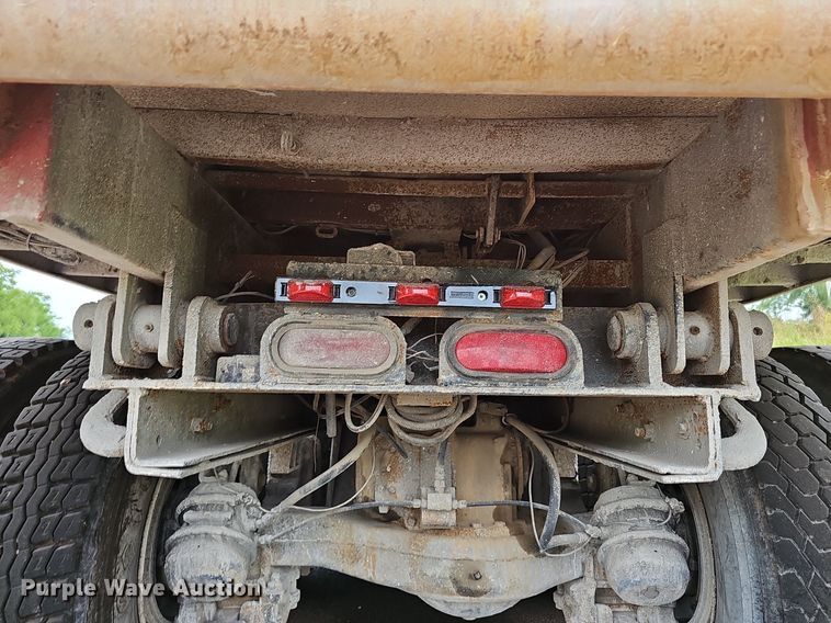 image for item EJ5720 2000 Mack RD690S dump truck