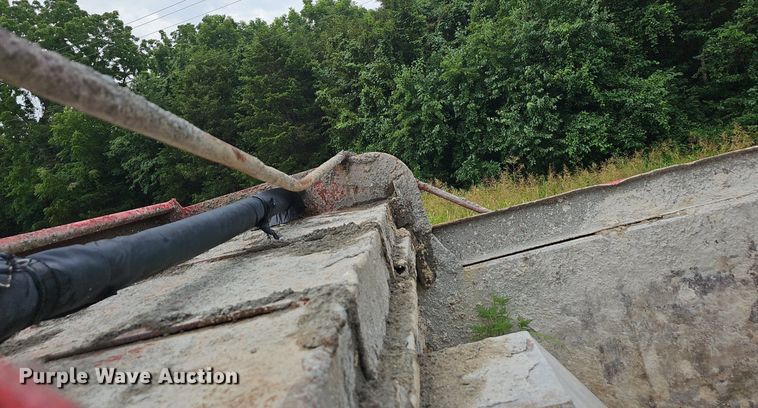 image for item EJ5720 2000 Mack RD690S dump truck