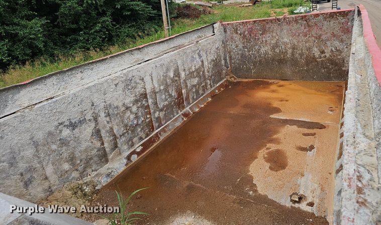 image for item EJ5720 2000 Mack RD690S dump truck