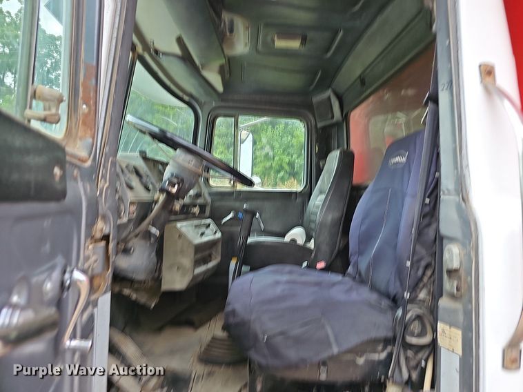 image for item EJ5720 2000 Mack RD690S dump truck