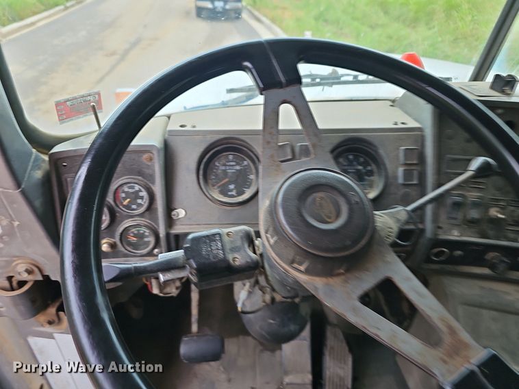 image for item EJ5720 2000 Mack RD690S dump truck