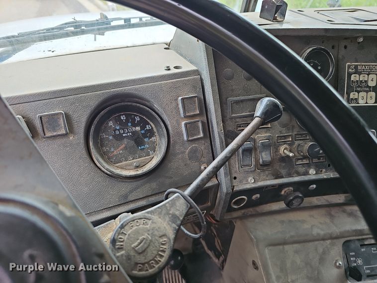 image for item EJ5720 2000 Mack RD690S dump truck