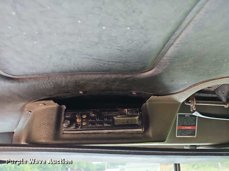 image for item EJ5720 2000 Mack RD690S dump truck