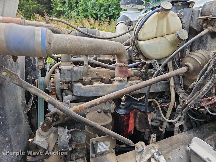 image for item EJ5720 2000 Mack RD690S dump truck