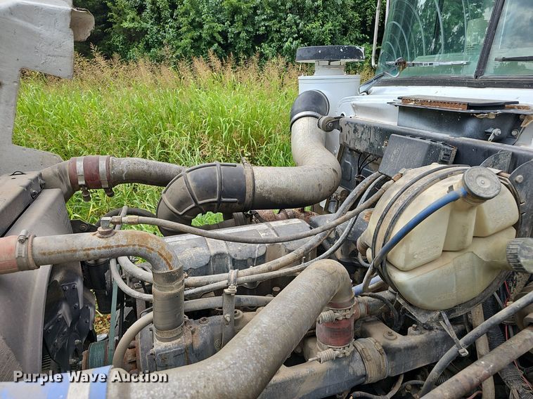 image for item EJ5720 2000 Mack RD690S dump truck