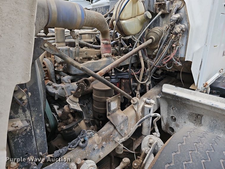 image for item EJ5720 2000 Mack RD690S dump truck