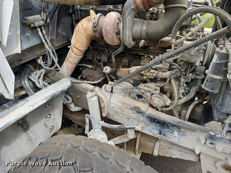 image for item EJ5720 2000 Mack RD690S dump truck