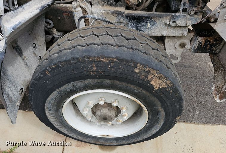 image for item EJ5720 2000 Mack RD690S dump truck