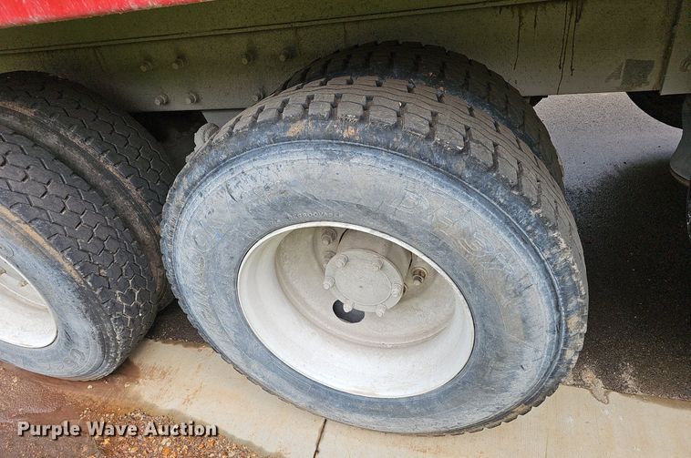 image for item EJ5720 2000 Mack RD690S dump truck