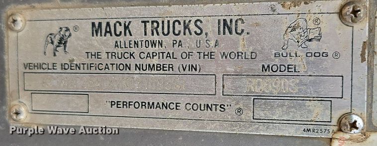 image for item EJ5720 2000 Mack RD690S dump truck