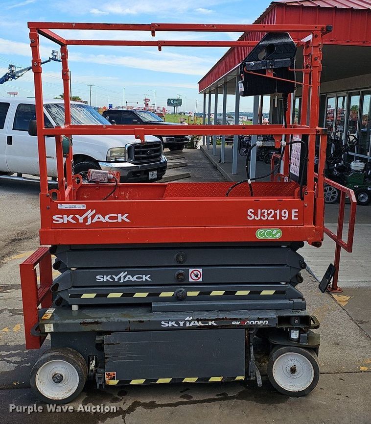 image for item EJ5729 2023 Skyjack SJ3219E scissor lift