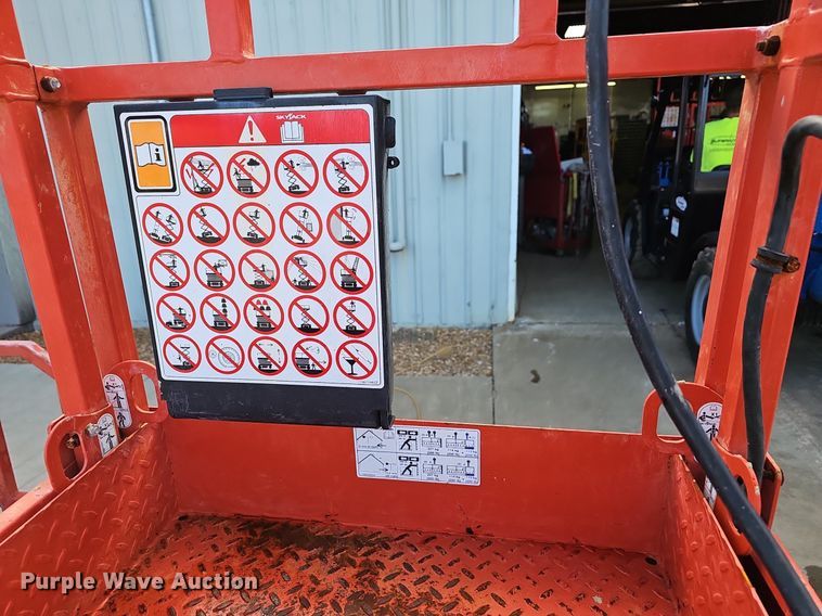 image for item EJ5729 2023 Skyjack SJ3219E scissor lift