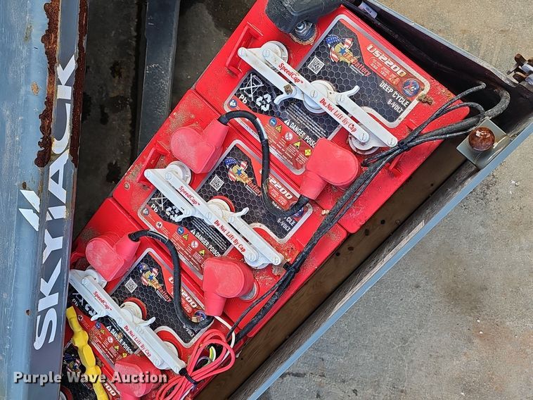 image for item EJ5729 2023 Skyjack SJ3219E scissor lift