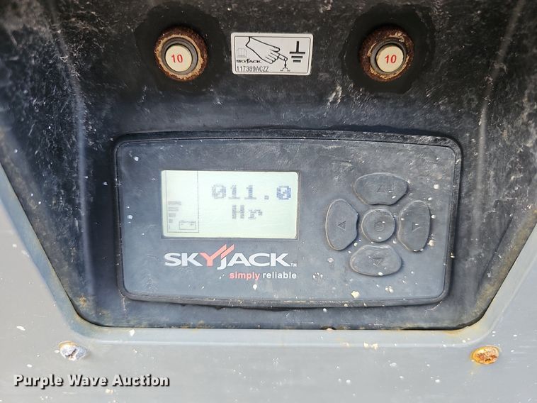 image for item EJ5729 2023 Skyjack SJ3219E scissor lift