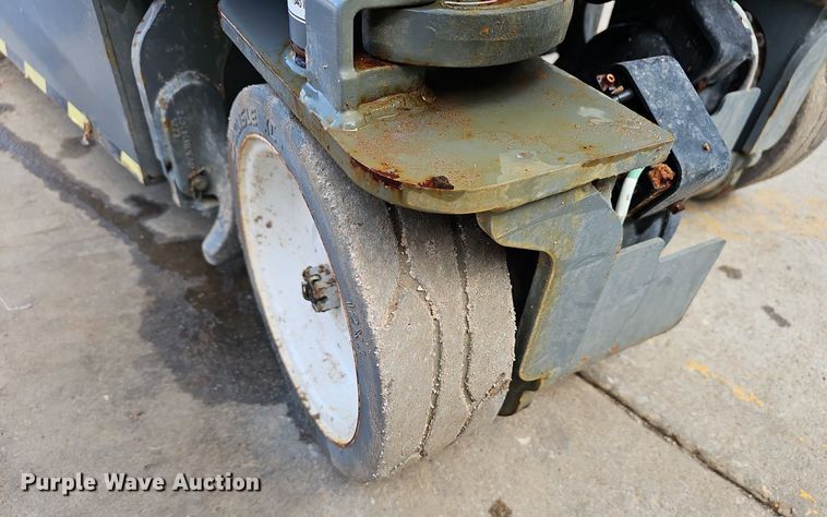 image for item EJ5729 2023 Skyjack SJ3219E scissor lift