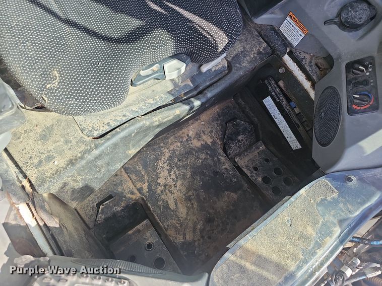 image for item EJ5731 2018 Bobcat  T595 tracked skid steer loader