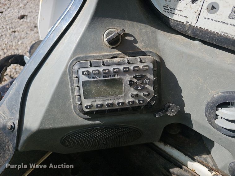 image for item EJ5731 2018 Bobcat  T595 tracked skid steer loader