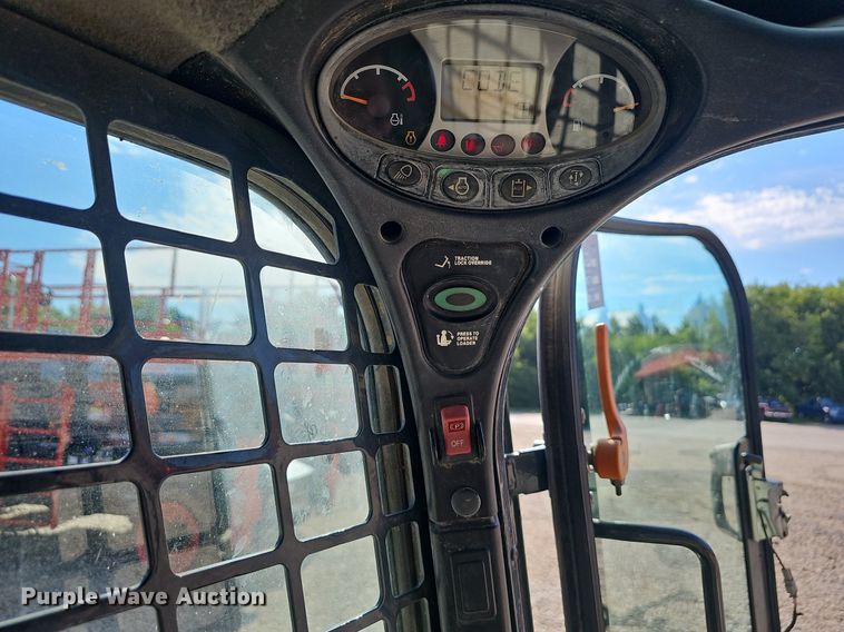 image for item EJ5731 2018 Bobcat  T595 tracked skid steer loader