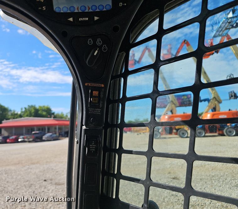 image for item EJ5731 2018 Bobcat  T595 tracked skid steer loader