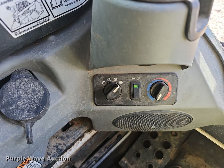 image for item EJ5731 2018 Bobcat  T595 tracked skid steer loader