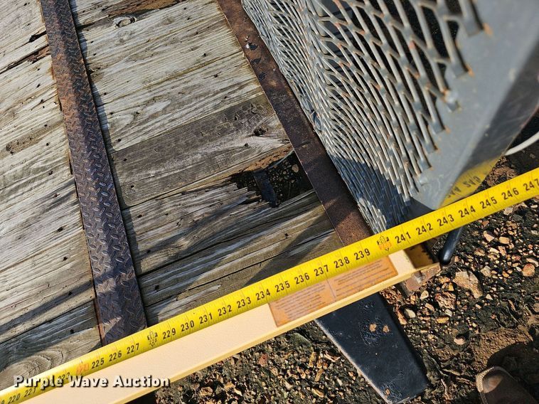 image for item EJ5732 2016 Lamar utility trailer