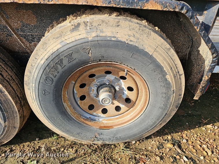 image for item EJ5732 2016 Lamar utility trailer