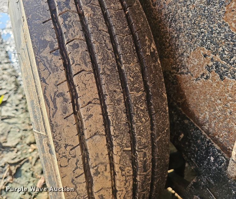 image for item EJ5732 2016 Lamar utility trailer