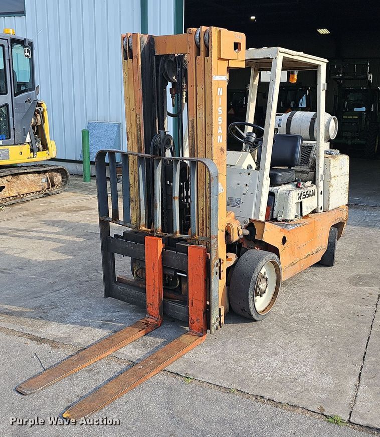 image for item EJ5733 Nissan  CHF03-A33V forklift