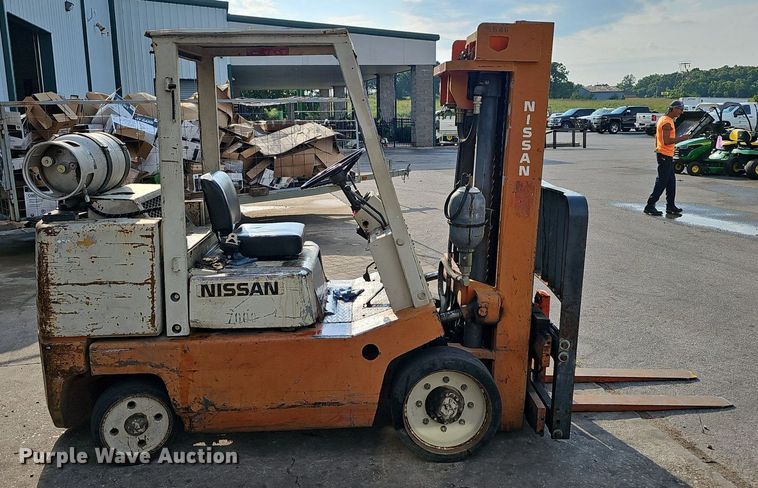 image for item EJ5733 Nissan  CHF03-A33V forklift
