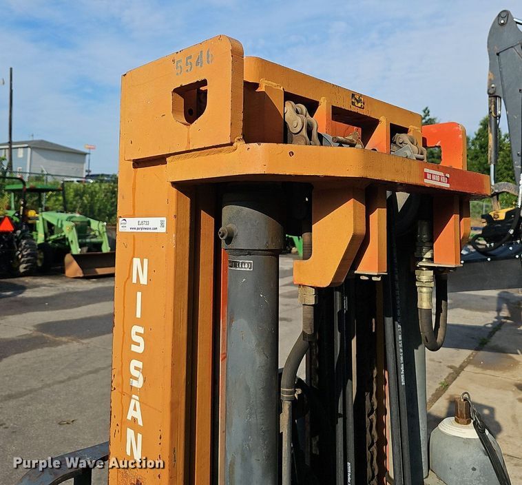 image for item EJ5733 Nissan  CHF03-A33V forklift