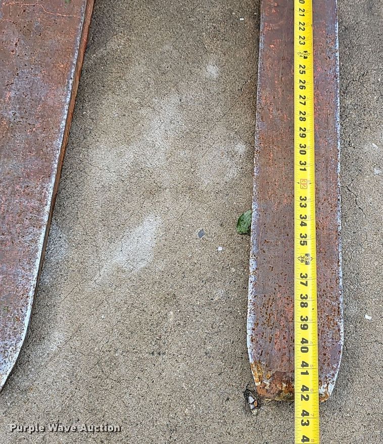 image for item EJ5733 Nissan  CHF03-A33V forklift