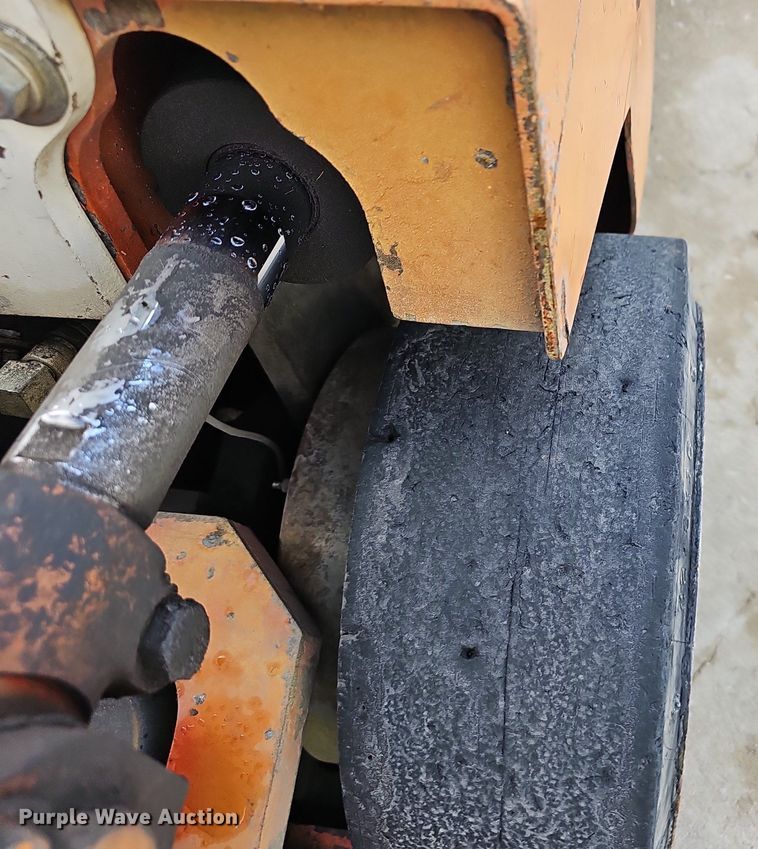 image for item EJ5733 Nissan  CHF03-A33V forklift