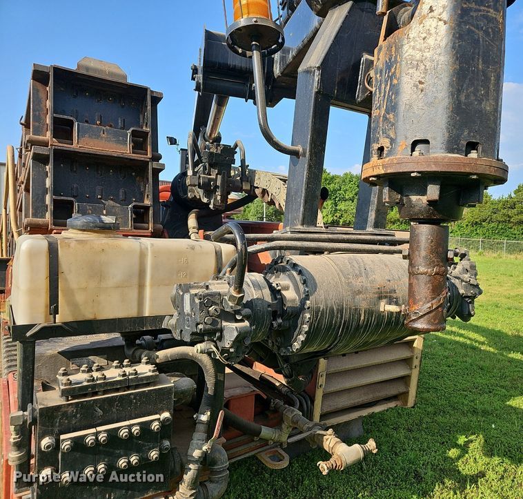 image for item EJ5738 1998 Ditch Witch JT7020 directional boring unit