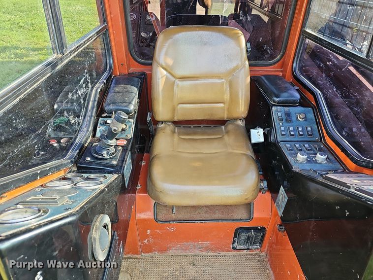 image for item EJ5738 1998 Ditch Witch JT7020 directional boring unit