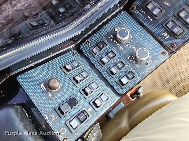 image for item EJ5738 1998 Ditch Witch JT7020 directional boring unit