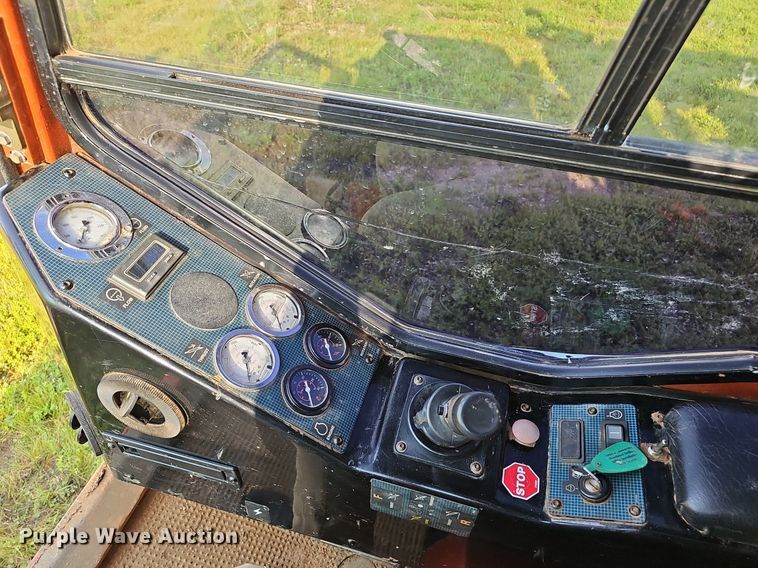 image for item EJ5738 1998 Ditch Witch JT7020 directional boring unit